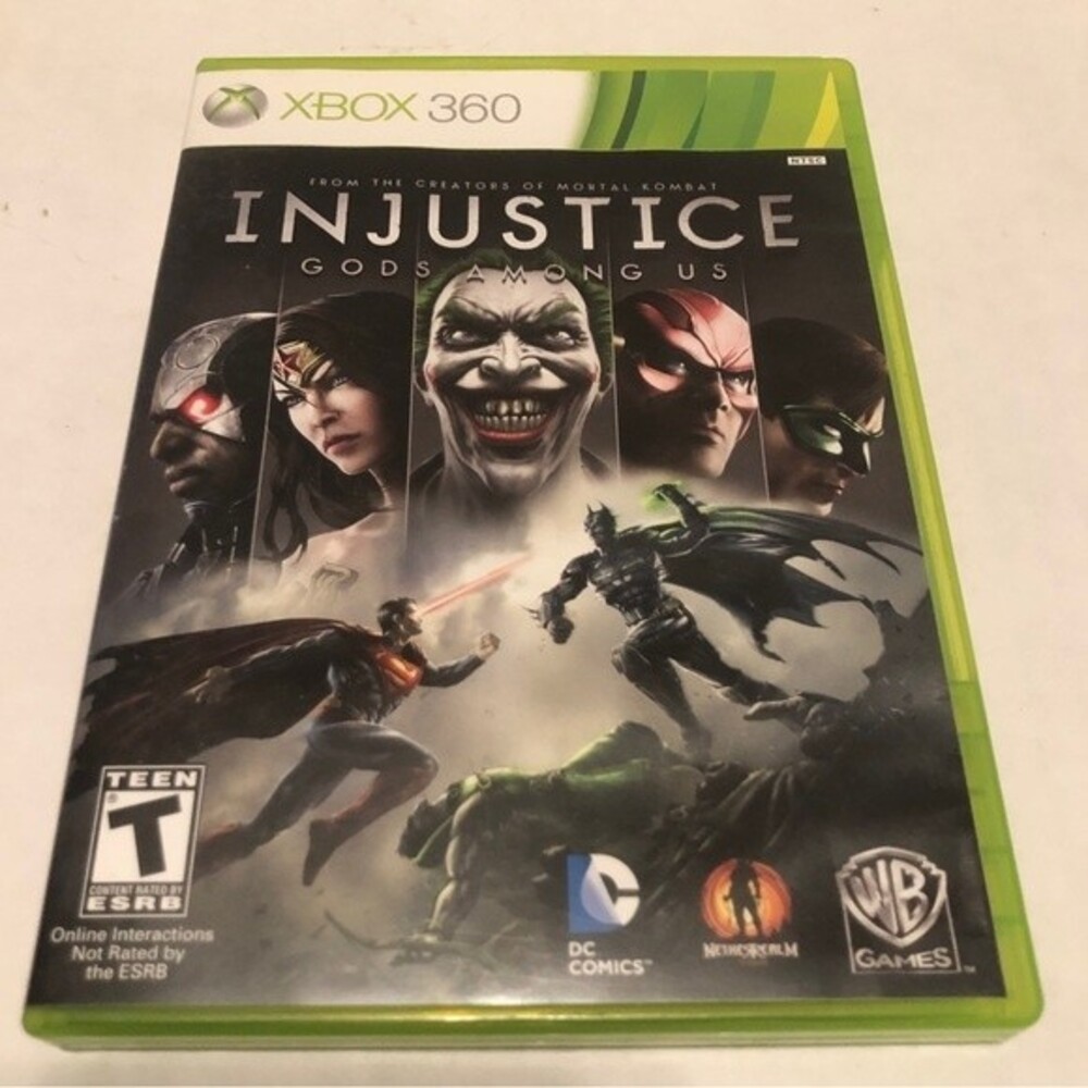 Injustice Gods Among Us (Microsoft Xbox 360, 2013)